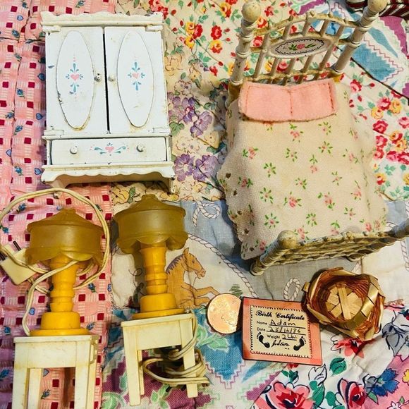 Mattel The Littles die cast metal vintage dollhouse furniture armoire epoch ? - Picture 1 of 6